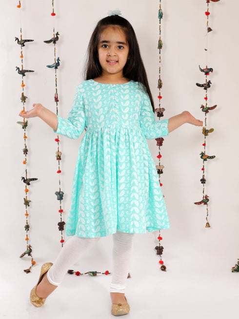 Vastramay Girl's Green Pure Cotton Chikankari Kurta With Leggings